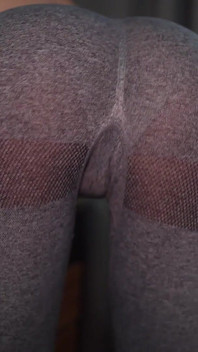 Pata de camelo fetiche em calças de ioga parte 1