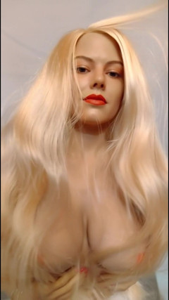 PeacefulDigit325: Margot Buka Baju