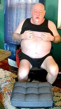 Webcam - ngocok kontol penggemarnya!