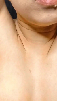 Pinay Asyalı tanrıça çukurlarına tap! Boşalma geri sayım ile cilt 8