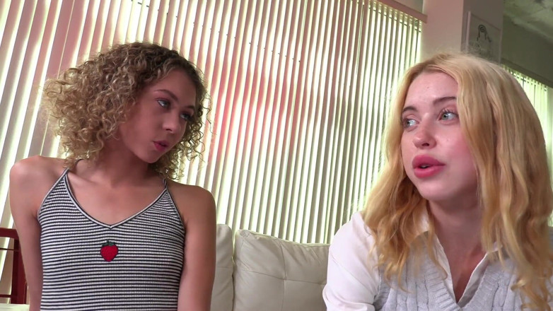 Mano Job: Allie Addison ve Chloe Cherry iyi küçük mastürbasyon yardımcısında