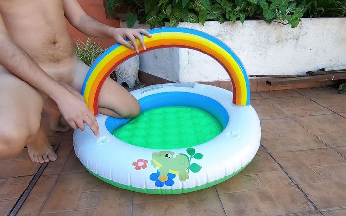 Inflatable Lovers: Inflatable pool