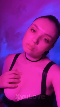 Xyulove Poses Cutely for the Camera and Gives All Her Subscribers a Gentle Kiss