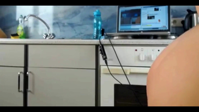 Sexydea: Désir déchaîné, cul branché et gode avec Sexydea