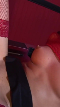 Lux Kittens - cena 1_busty loiras lésbicas se fodem com um vibrador duplo até gozarem juntas