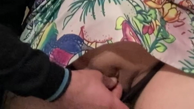 Niki studio: Totální cizinec tření Oholená kundička v metru