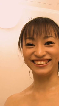 在喜欢热辣性爱的性感日本女孩的第一次和漂亮的采访