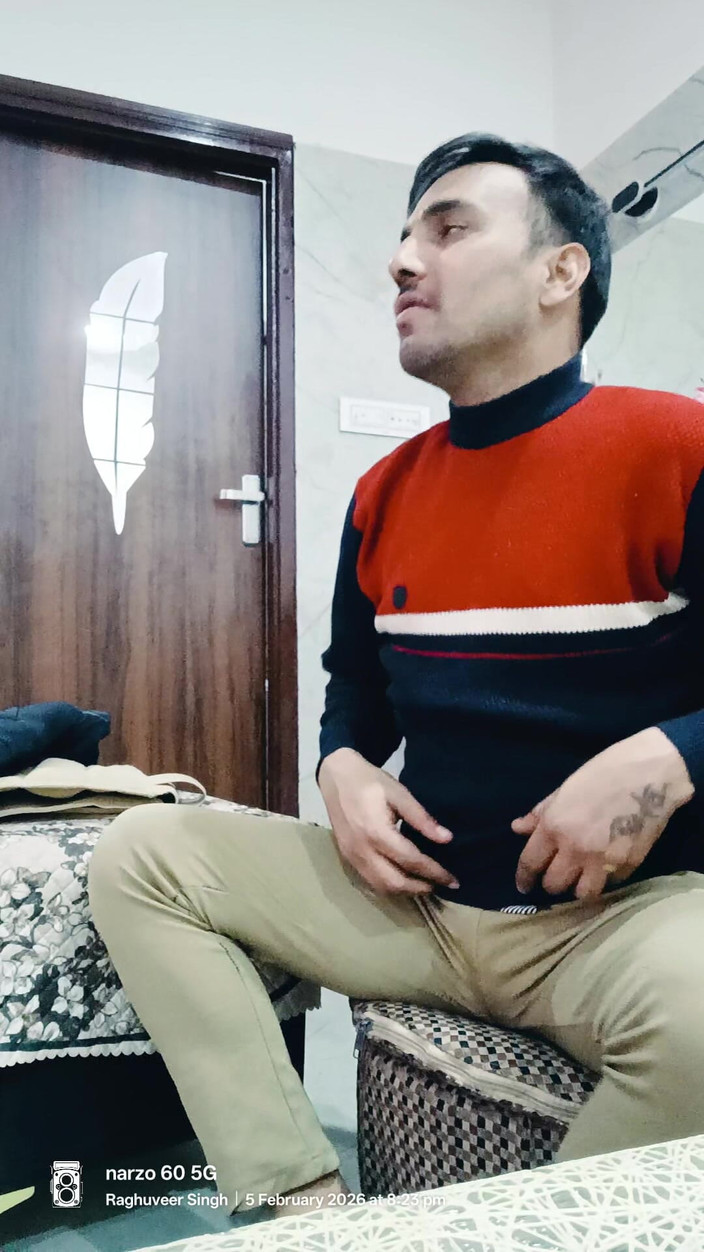 Rajasthani-old-lover: Ufficiale di polizia ndiano uomo dell'esercito desi manfather