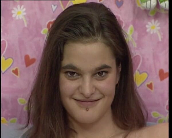 YOUR FIRST PORN: Steffi Wichst Ohne Ah Und Oh.. - Steffi Jerks off Without...
