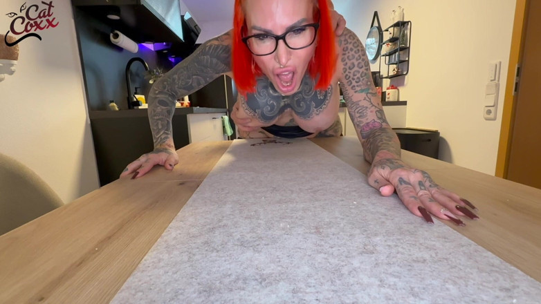 CatCoxx: MILFを妊娠させろ!ごめんね、ニーナ。今日はインキュベーターに変えられるんだ