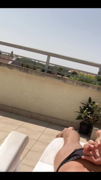 Showing off to the Neighbours ‍