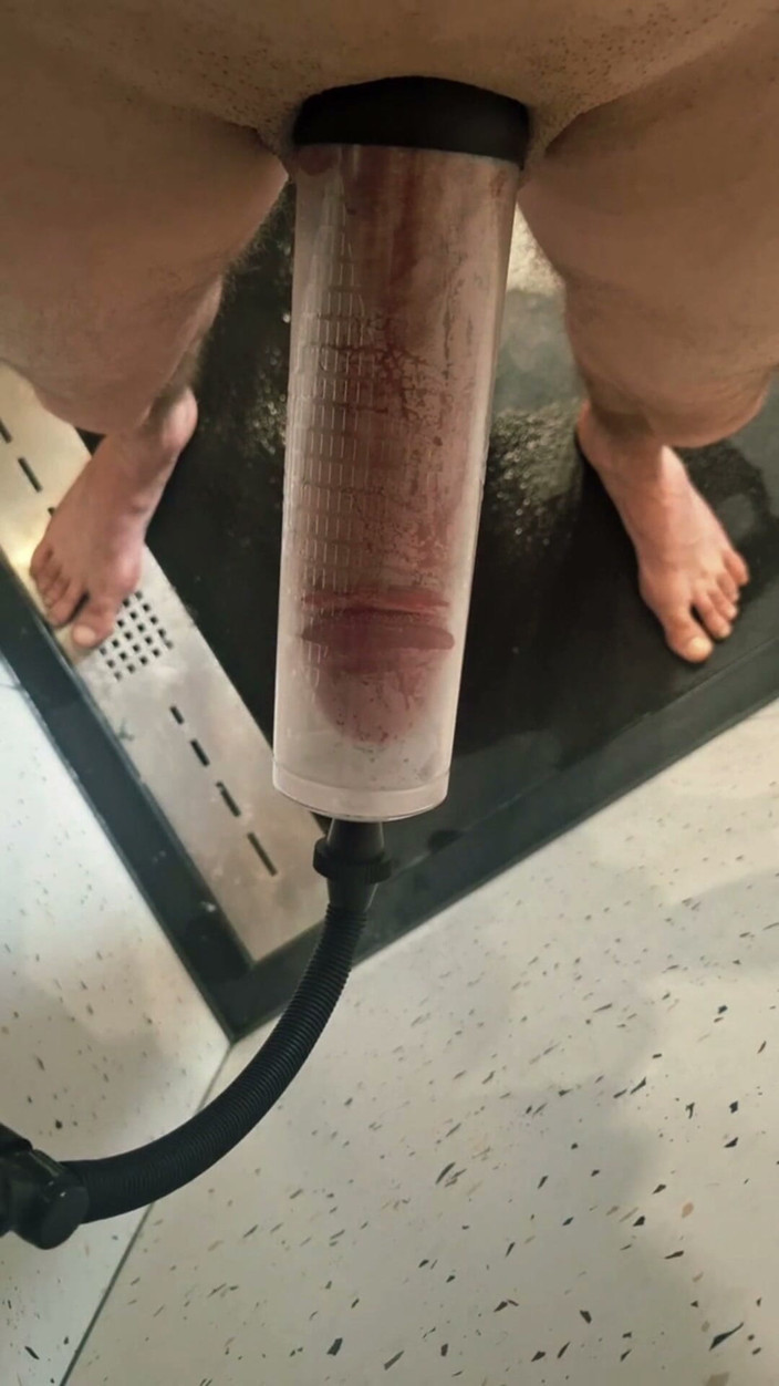 Spacey Dimka: Playing with the Pump