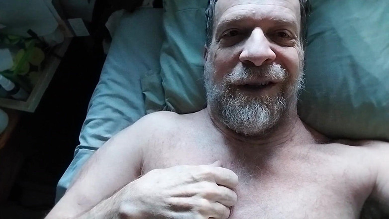 Hairyartist: 在上班前帮助我的饥渴好友