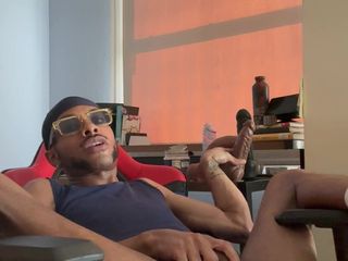 Prince-Cream: Princesleaze Kick Back Legs up Sucking and Penetrating His Throat...