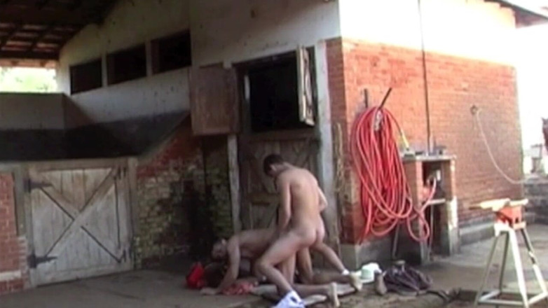 GAY VINTAGE PORN: Straight suck a cock by the stable