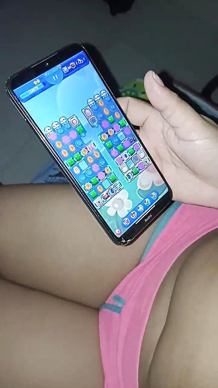 Pikaa6: Gorąca nastolatka amatorska brunetka chce ssie dużego kutasa i szukam...