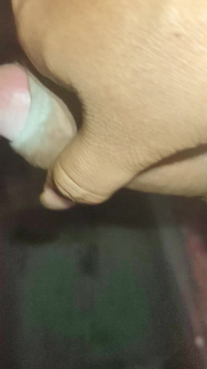 Deshihoney: Mia Khalifa Fucked with Her Friend in a Hotel Gangbang...