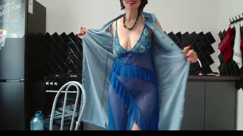 ANGELA_LADY: Mature MILF (lira Red.isadora) Stuck Her Finger in Her Ass and...