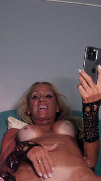 Stepmommy Loves Sucking Her Fingers & Pussy Taste
