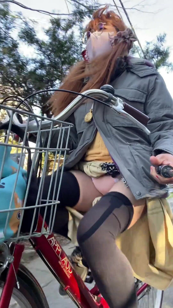 megu2002: No.140 Panty-showing Cycling