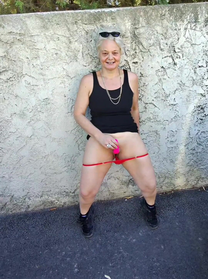 Sofy13: Compilation Exhibition, Wo Ich Die