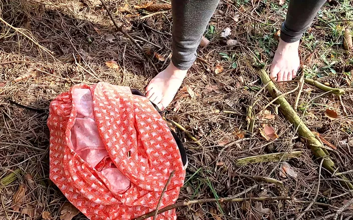 Bouncy Tits Action: Naked at the Stand the Tits Spanked