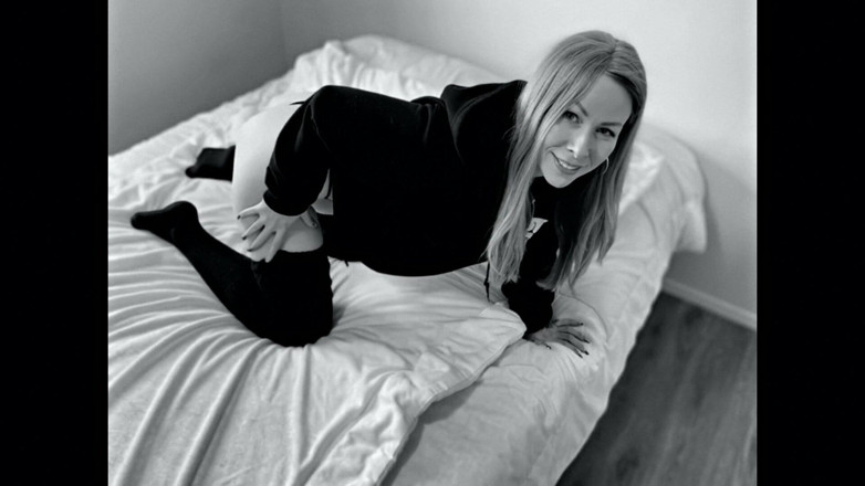 Dirtybitch4Cum: この老人たちの妻たちは、遠い記憶を呼び起こすために私に吸ってほしいと頼んだ