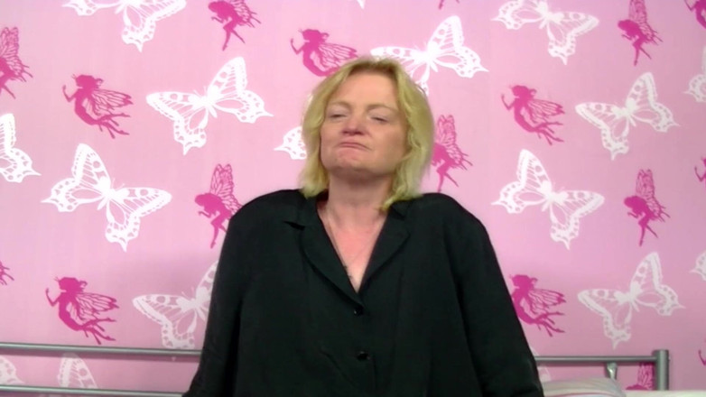 Deutsche Frauen: Zralá německá blondýnka masturbuje v sólové akci