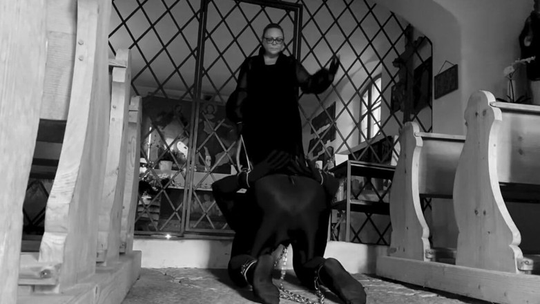 Mistress April: Dominatrix puan April - pengakuan