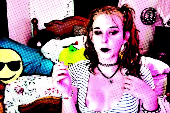 Alli Anderson: Komické Kouření prsou