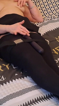 Vibratornya bikin aku sange