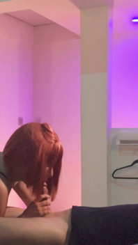 MILF Sexy Folla Al Mejor Amigo De Su Hijo (sin Preservativo)