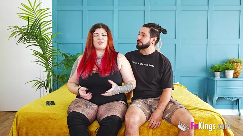 FAKings: Alternatif Kecantikan Chubby Fucks Seorang Pelancong: Leia Saez, Memerah Susu...