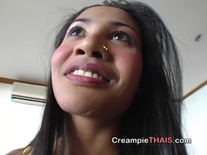 Creampie Thais: 半分のインド/タイのミックスがcreampied