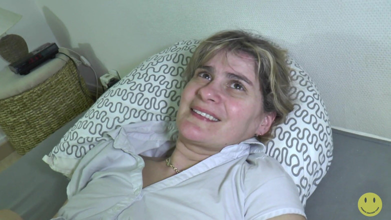 French Amateur Porn: 40-jährige wird von einem schwarzen hengst gefistet