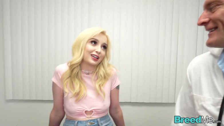 BreedMe: Onaturlig befruktning-sexig blond Lexi Lore creampie