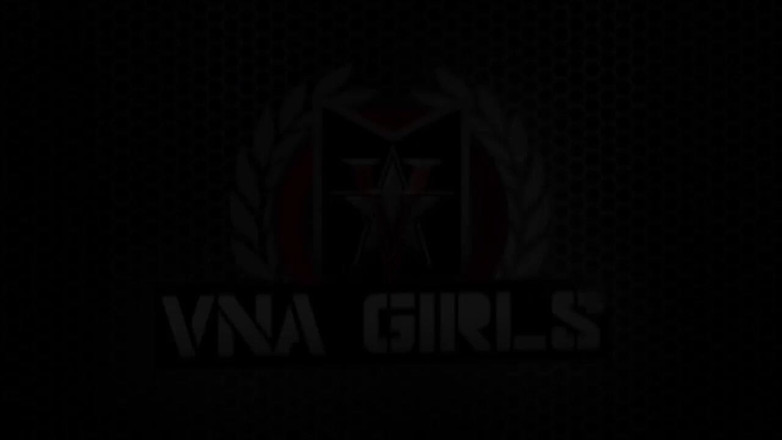 Сара Джей: Сара Джей відбиває свою дупу вгору і вниз по великому члену