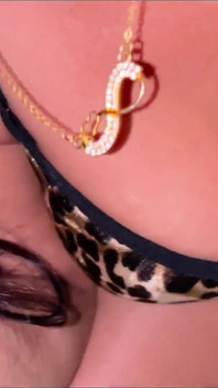El sexo de la vecina Joya en su casa - video hindi viral
