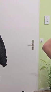 Hetero vdaná instalatérka přesvědčena, aby dostala kouření