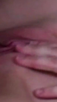 Věrná manželka připravila svou anální jeskyni pro milování zezadu