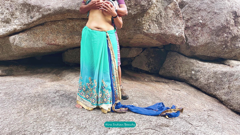 Hot 365 Entertainments: Cặp đôi Ấn Độ lãng mạn ngoài trời - saree sex - saree nâng lên...