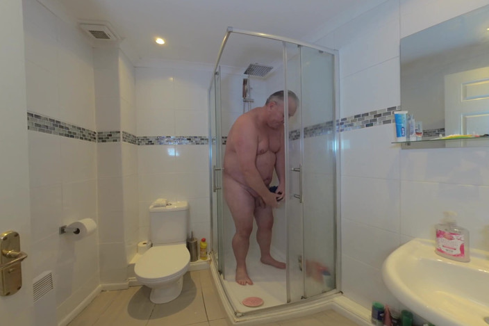 Solo Male VR180 Billy the Bear: Vr180 Getting Soapy in the Shower