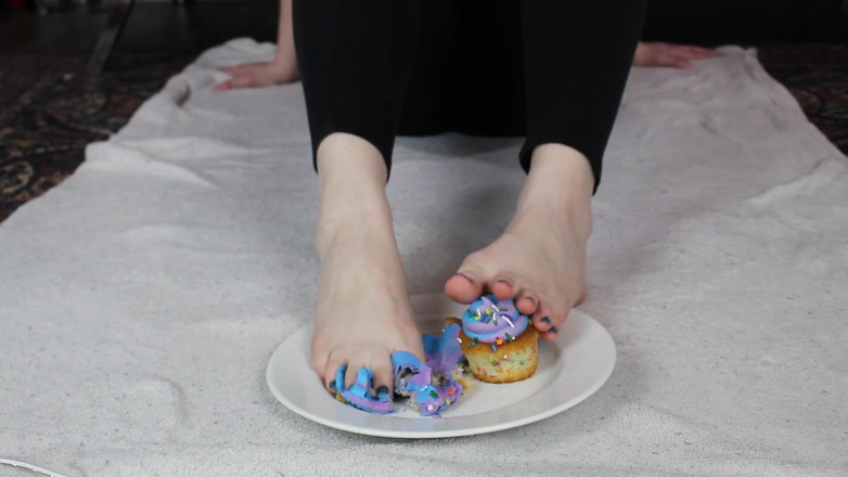 Emma Lilly: Cupcakes mit meinen zehen zertrümmern
