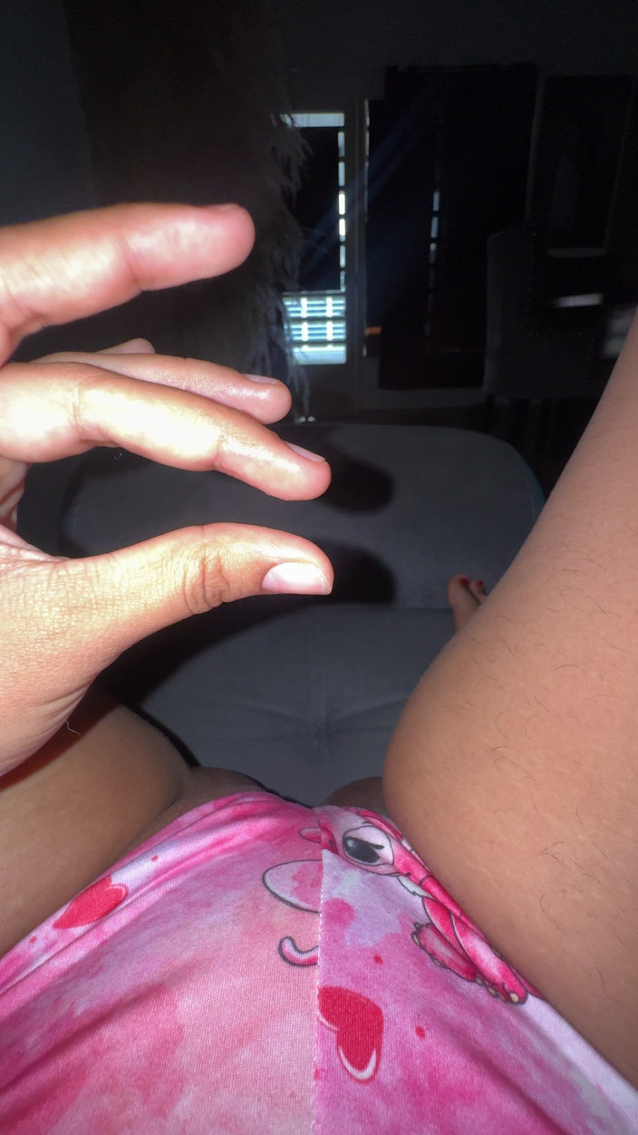 EMY_AND_JONH: Em casa depois de um longo dia no escritório