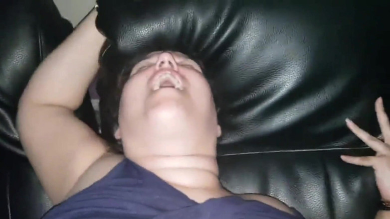 Real homemade BBW BBC porn: Wildenglishbbw suge cu pasiune o pulă neagră. Nata4sex îmi fute pizda...