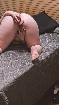 I Caught My Stepmom Red-handed While She Was Masturbating and the Very Slut Noticed and Made Me a Special Show