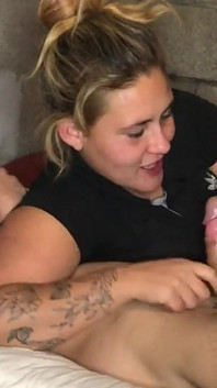 Przychodzę do ust mojej żony, a następnie przekazuje mi nasienie w pocałunek. Mieliśmy dużo zabawy, nagrywając ten film