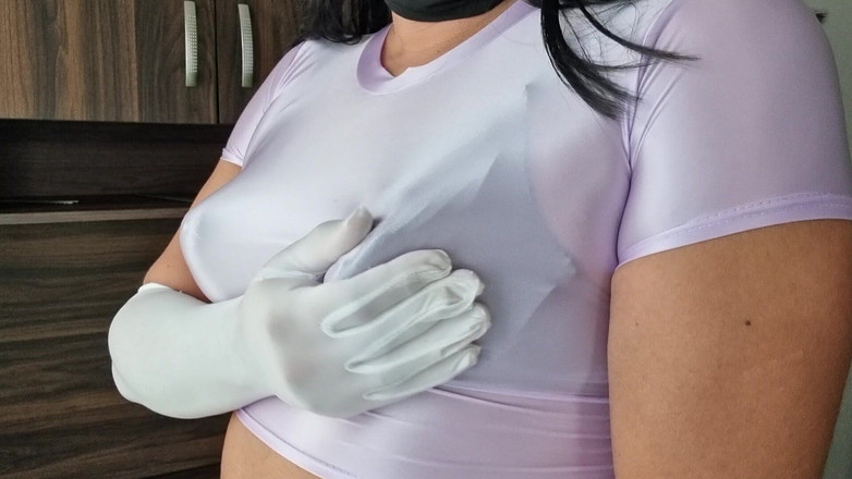 Only bras: Güzel ve seksi şeffaf spandeks üst ve sivri göğüslü siyah sütyen