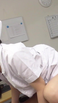Suster jepang nyepong dan ngentot kontol besar dokternya di rumah sakit