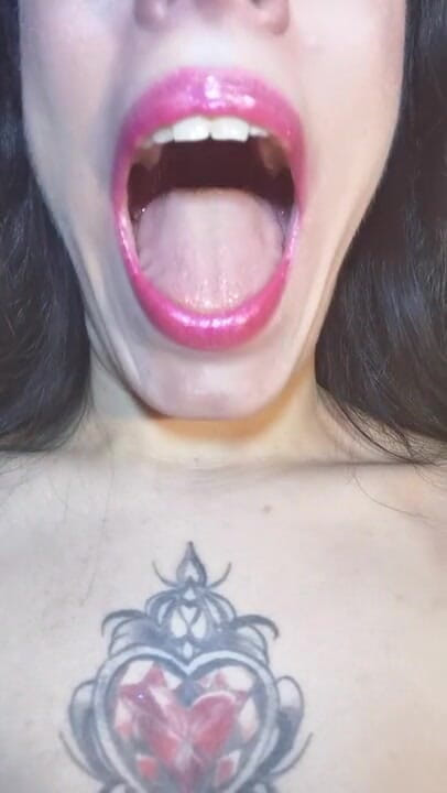 Beth Kinky: Ven y folla mi garganta por pls